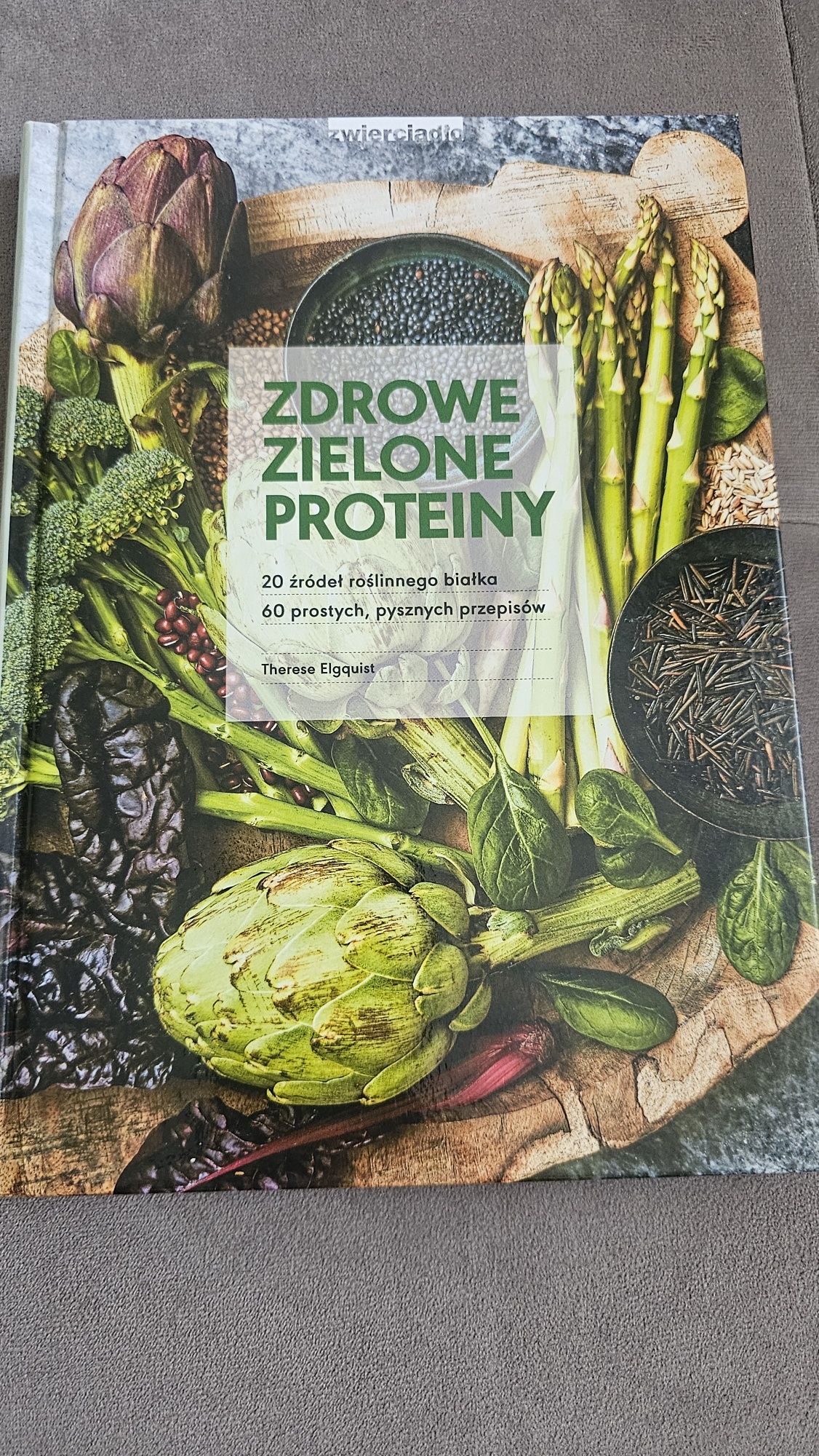 Sprzedam książkę "zdrowe zielone proteiny"