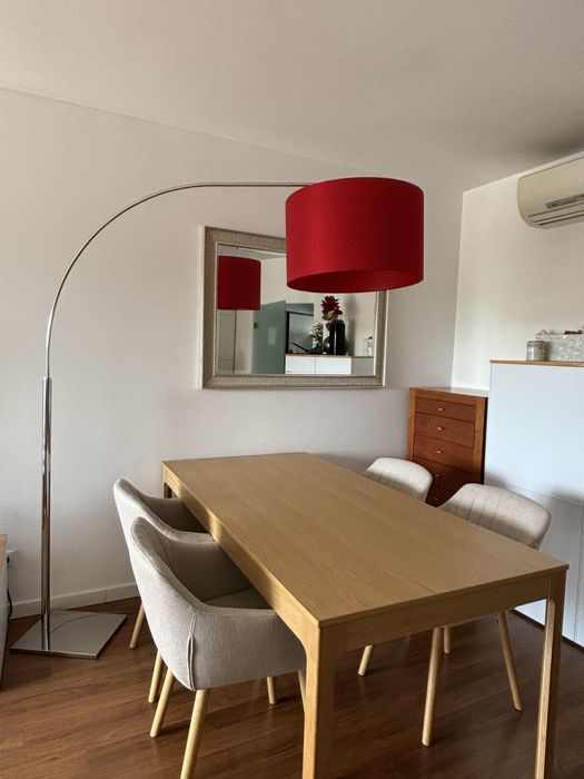 Candeeiro de pé alto