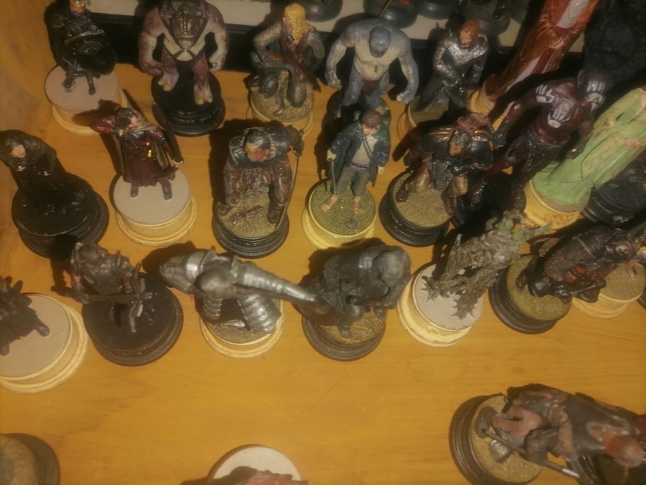 Coleção 40 figuras senhor Anéis chumbo 99 €