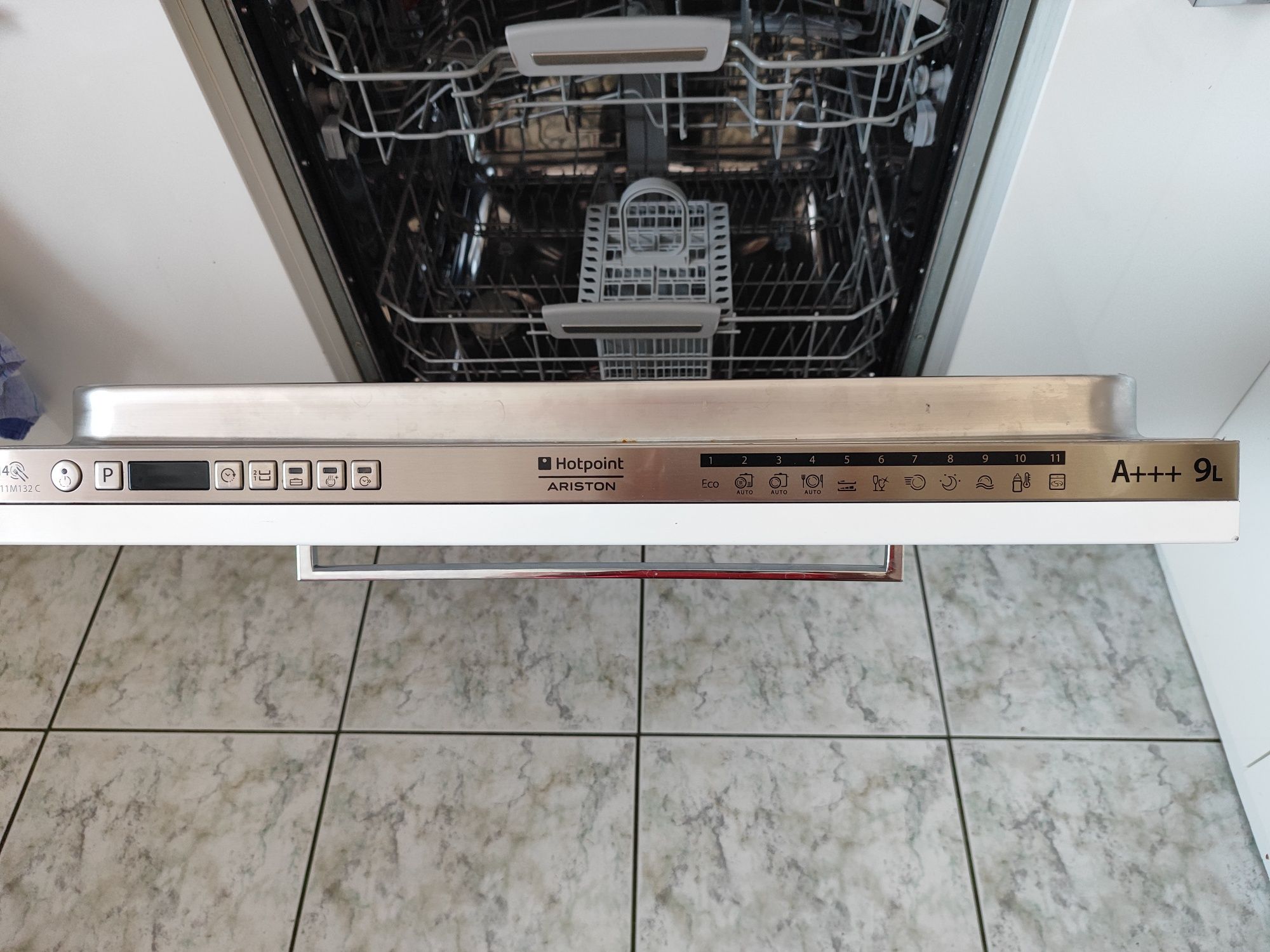 Zmywarka A+++ Hotpoint Ariston  60 cm. do zabudowy