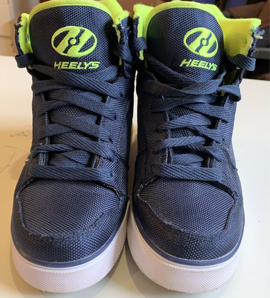 Роликові кросівки Heelys