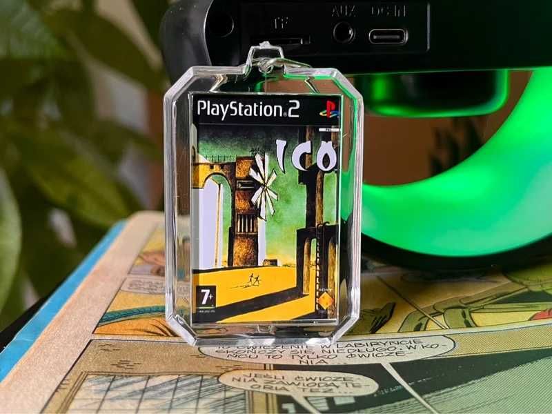 Breloczek ICO - mini okładka gry PS2 (dwustronna)