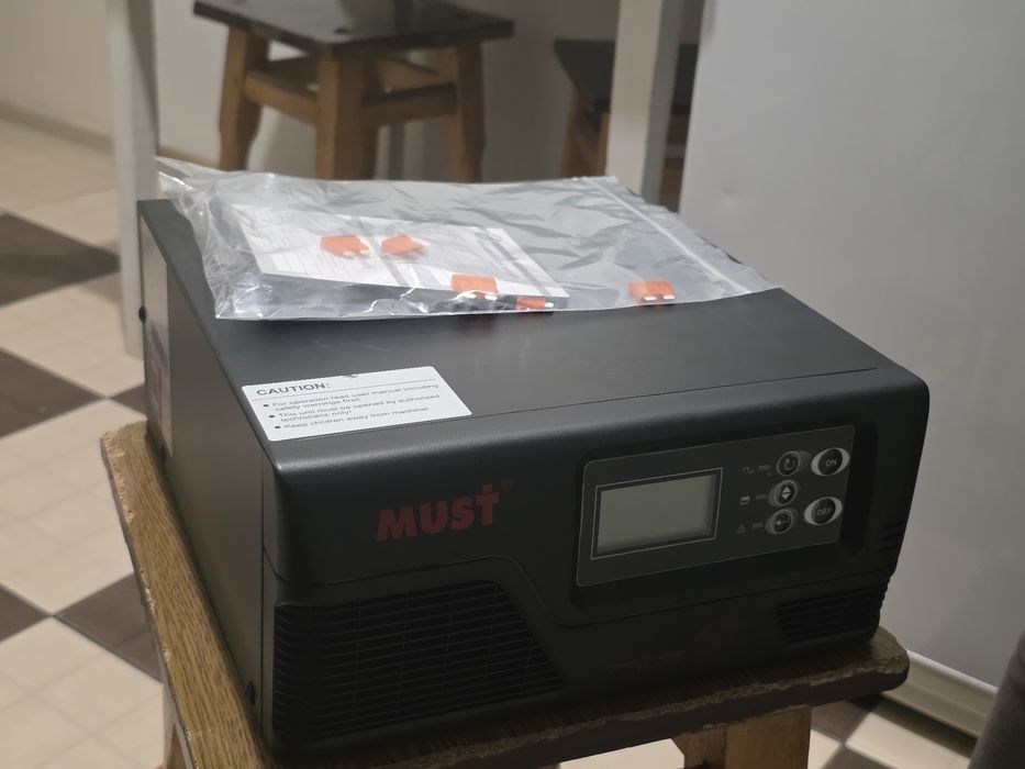 Інвертор (ДБЖ) Must EP20-R1000W (1000 Вт, зовнішня батарея 12В, струм