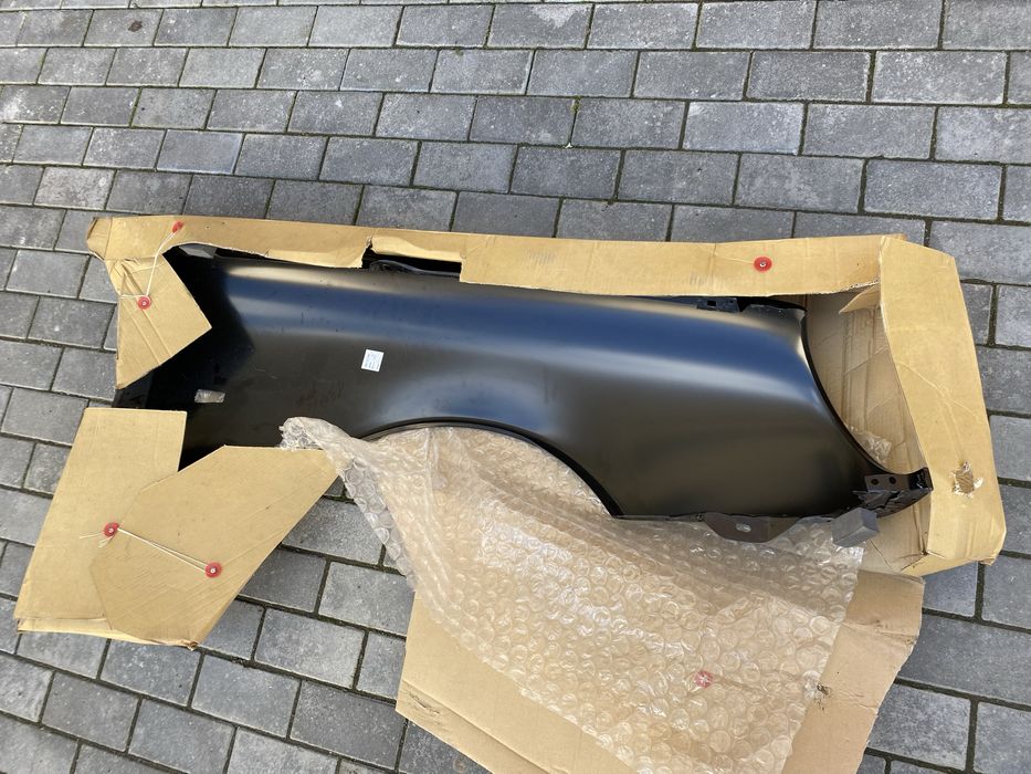 Переднє крило Mercedes W210.  Дорестайл