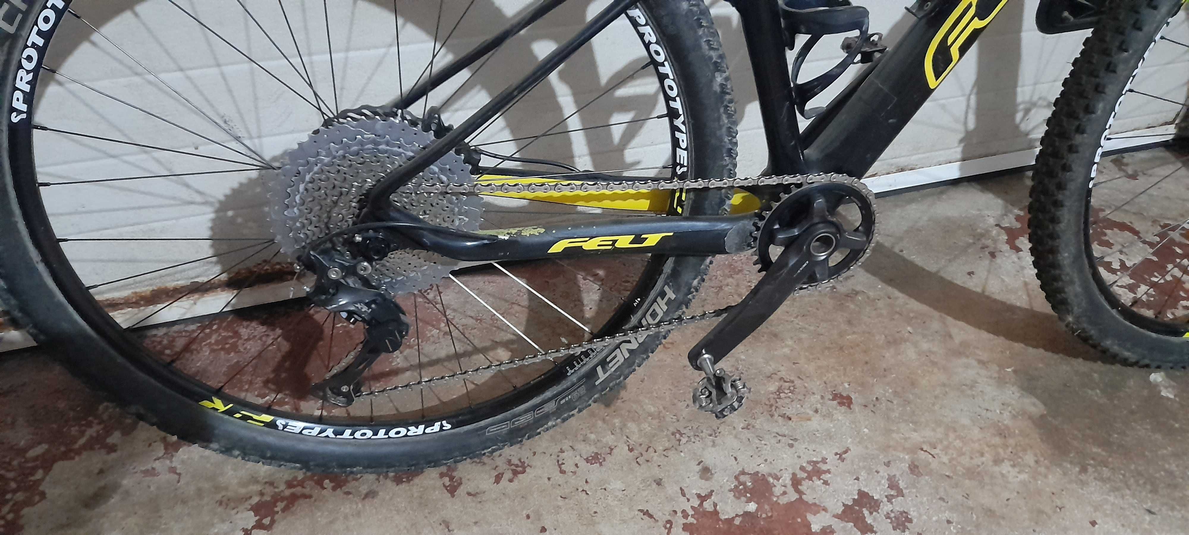 Bicicleta BTT 29' Carbono