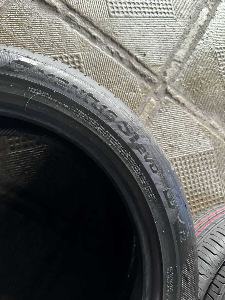 255/45R19-4шт Hankook оригінал із Німеччини в новому стані!