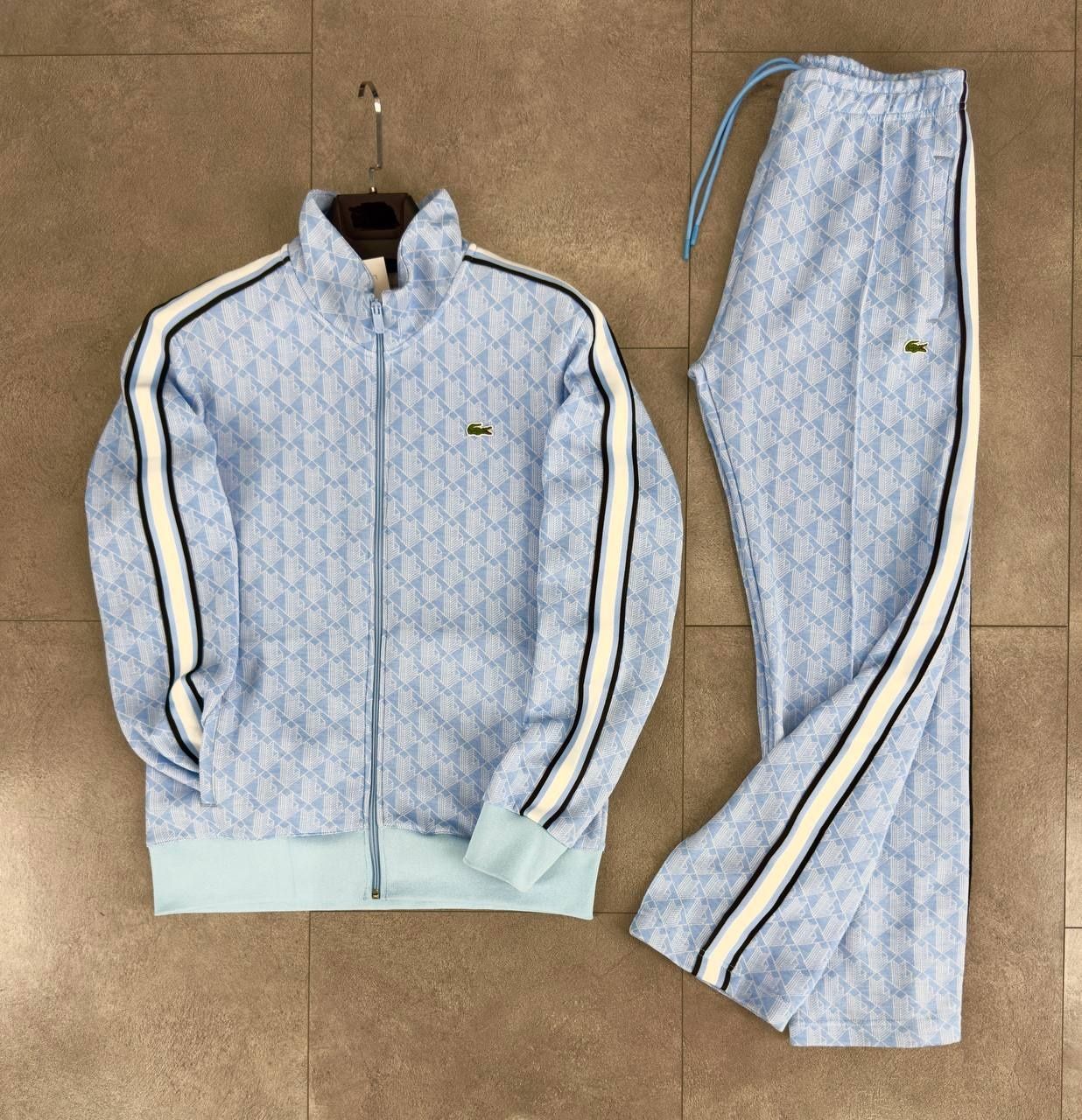 Трендовий костюм Lacoste Monogram