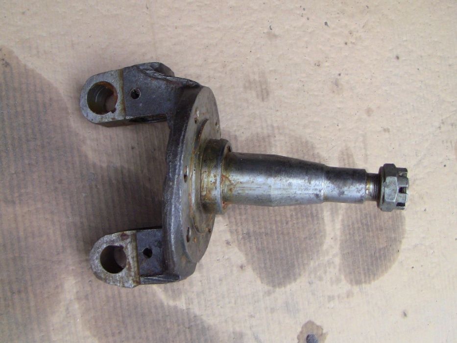 Цапфа поворотный кулак передней оси ГАЗ-51, ГАЗ-52 левый
