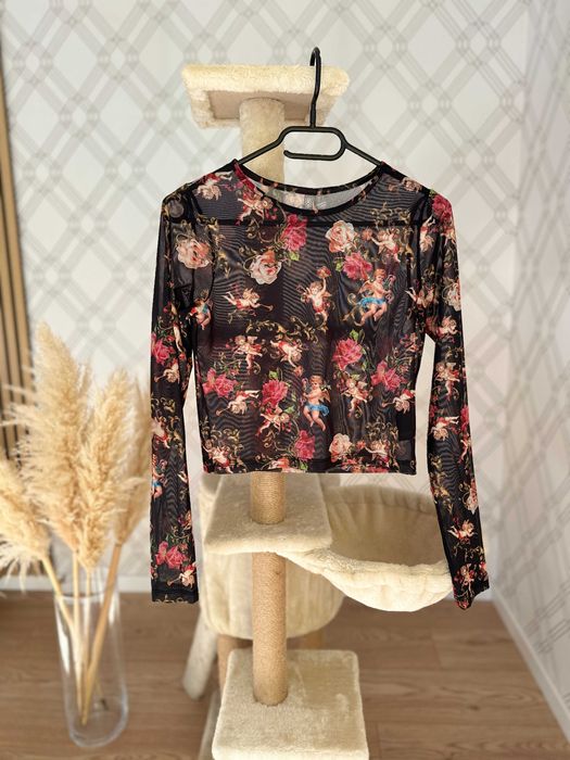 Czarny tiulowy siateczkowy crop top w kwiaty i aniołki