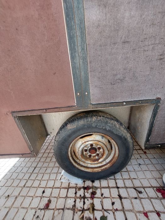 Atrelado / Reboque impecável, Carta B