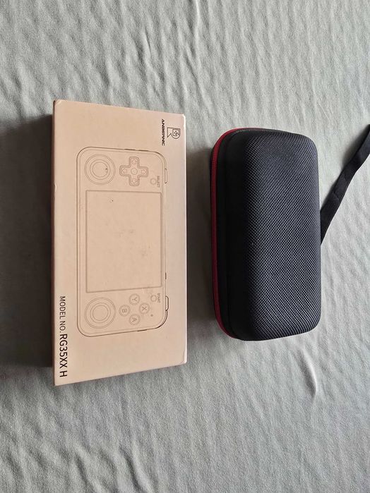 Ретро портативна консоль Anbernic RG35XX H 3.5" IPS