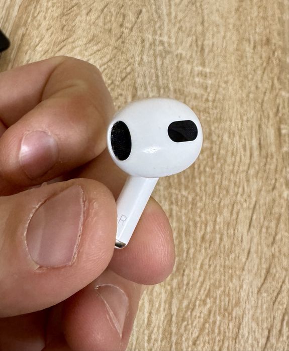 Навушник Airpods 4 правий