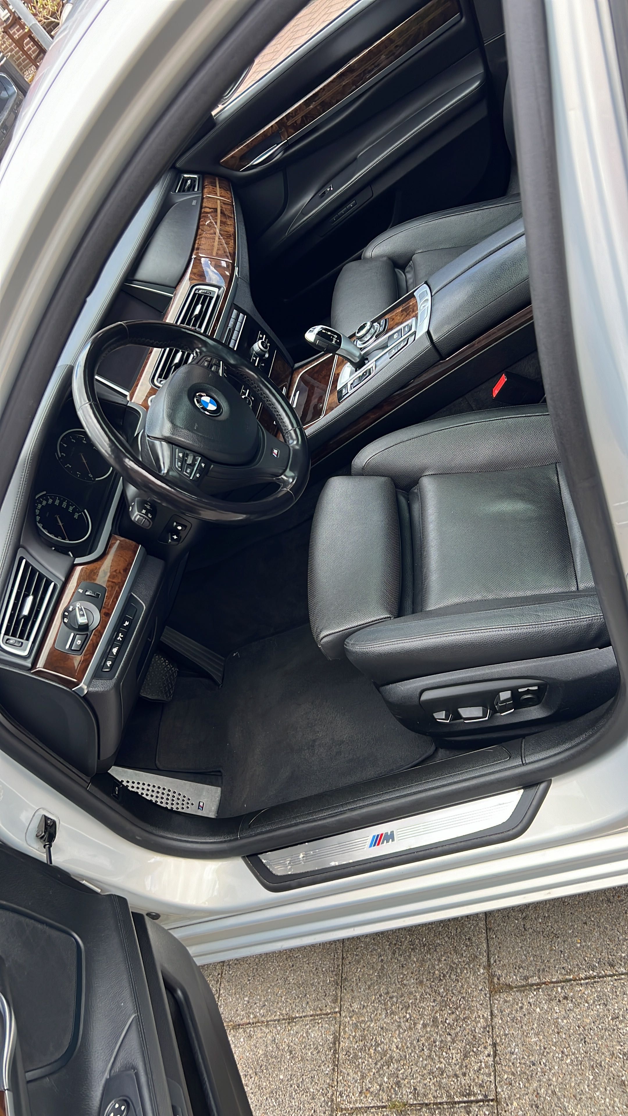 Bmw 750 xdrive 450koni przebieg technika igła