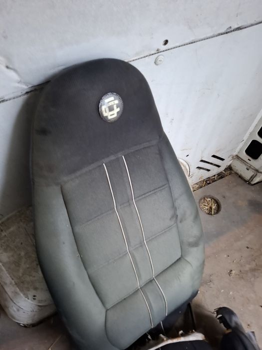 Fotel inter groclin uszkodzony  fiat 126 maluch