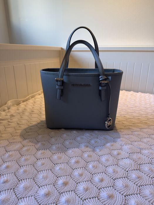 Carteira Micheal Kors azul claro