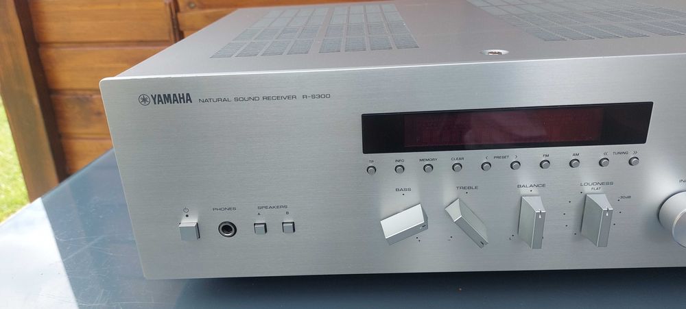 Amplituner stereo Yamaha R-S300