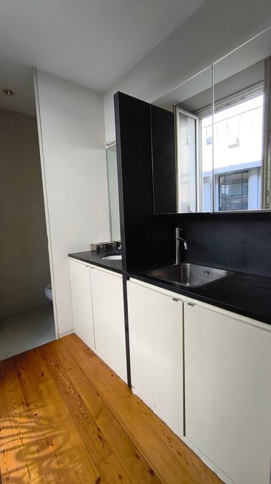 Para arrendar de escritório em rua Elísio de Melo, 41 Porto