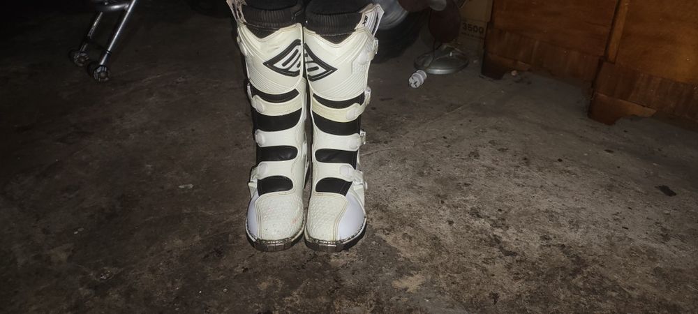 Продам мотоботы shot