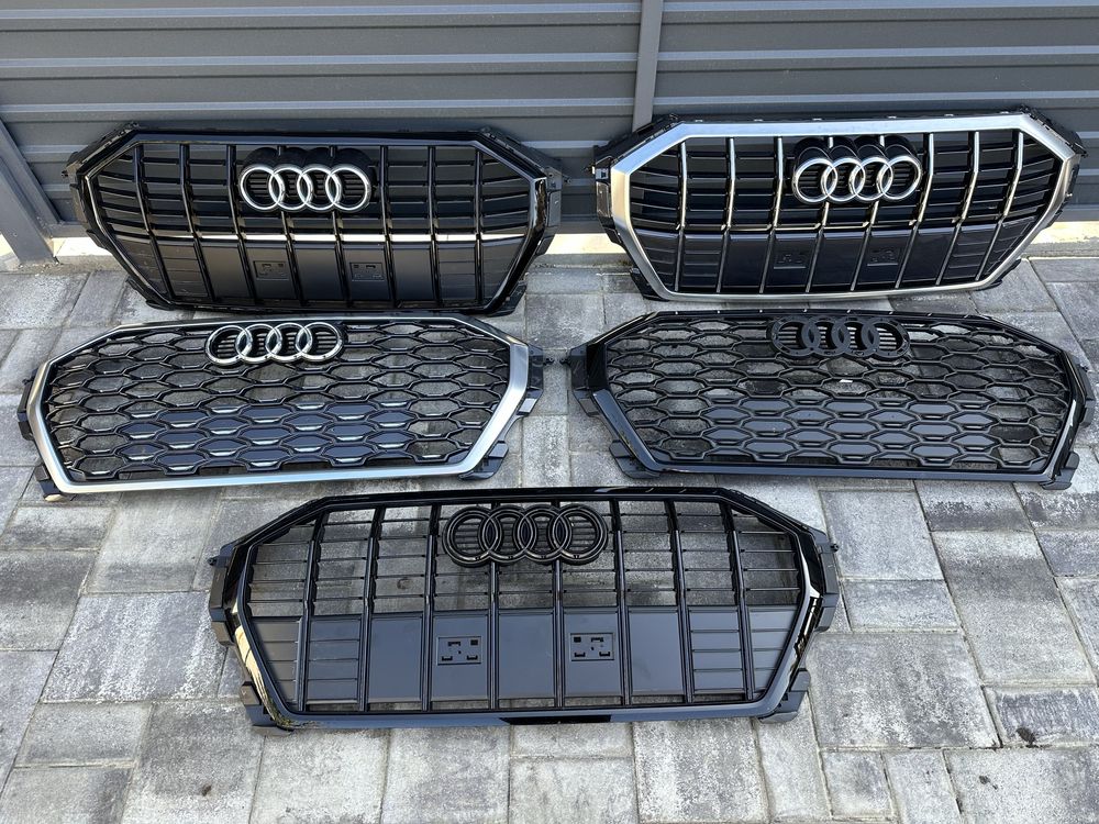 Решітка радіатора Audi Q3 F3 83A 83A853651E