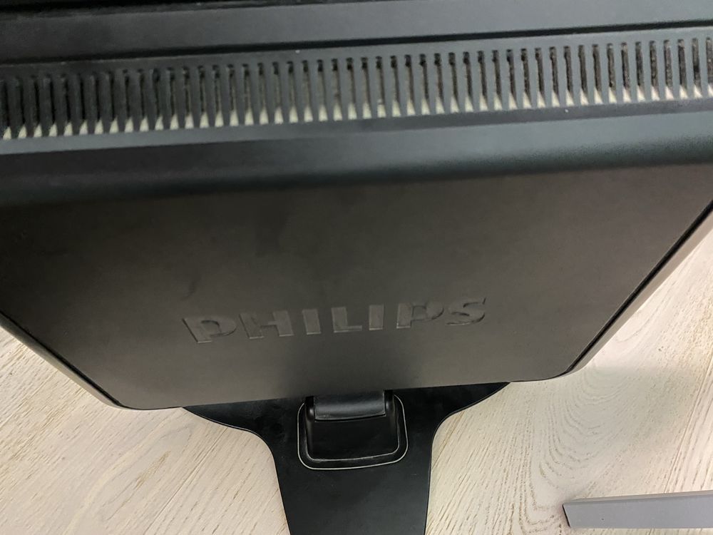Монітор philips 190c8 19дюймів