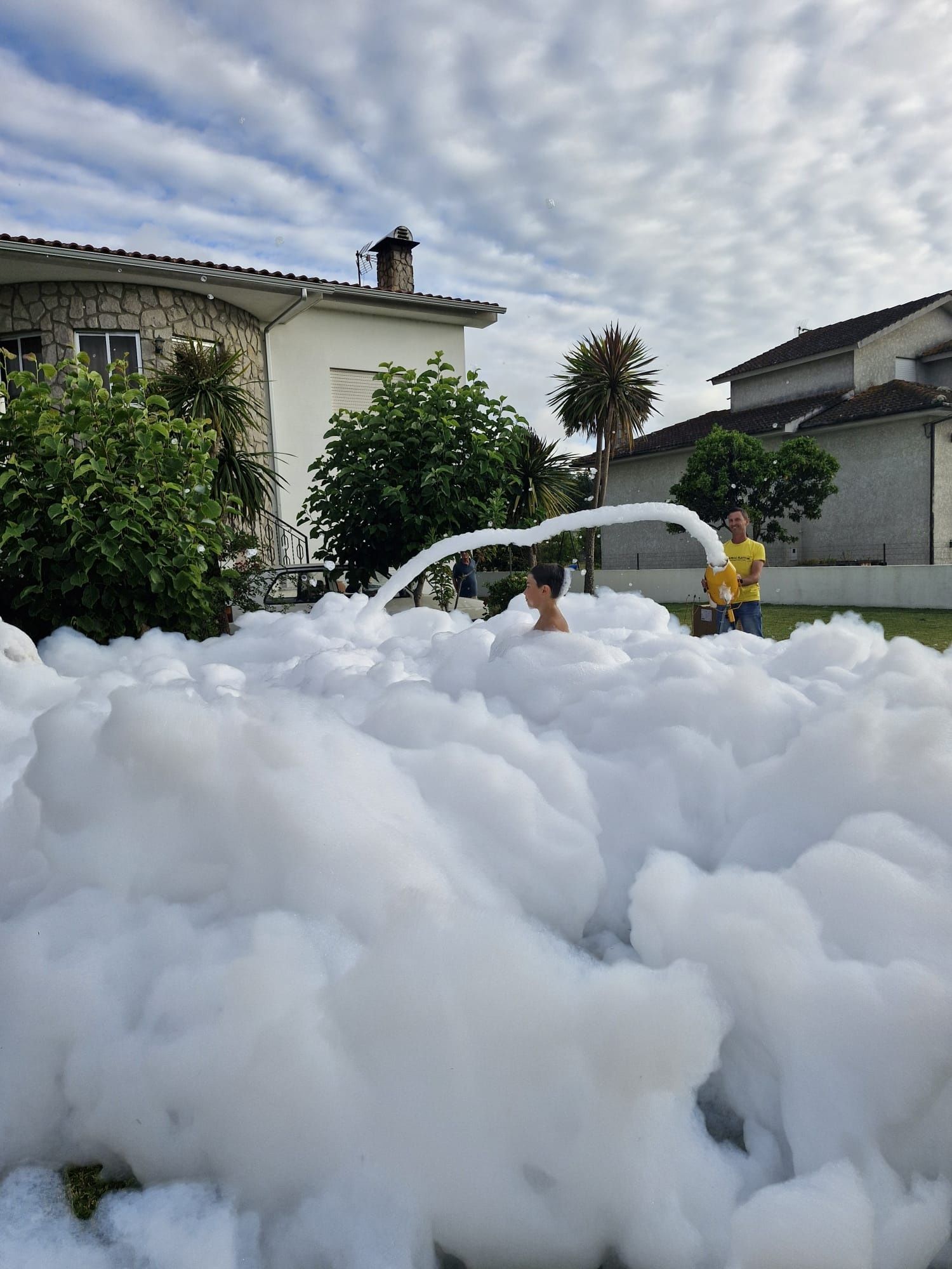Festa com canhão de espuma