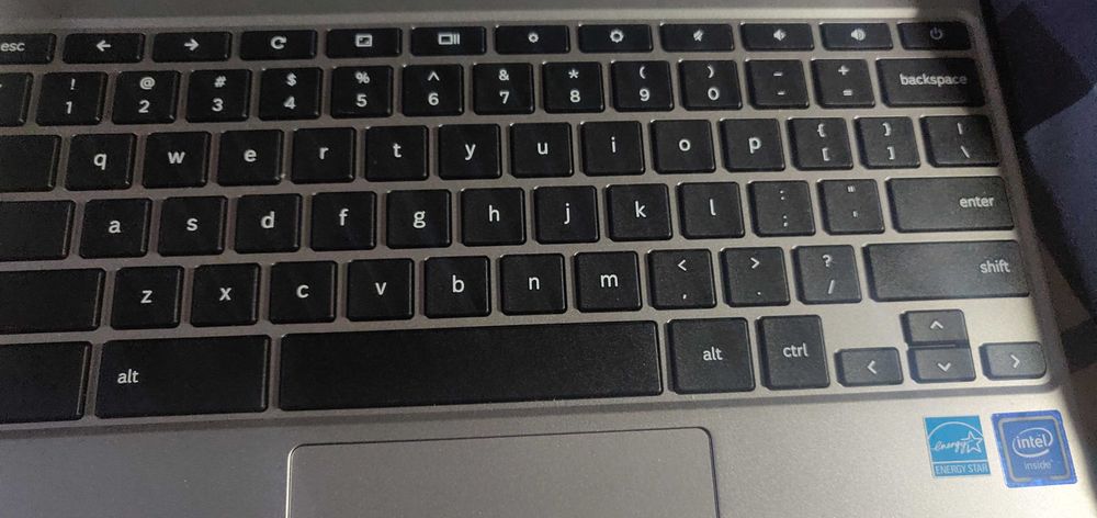 Samsung Сhromebook ноутбук новый/12"HD/Intel 2.5GHz DDR4/4GB SSD 32gb