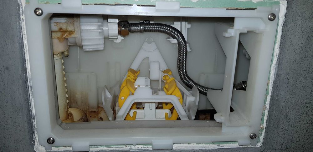 Naprawa serwis spłuczki podtynkowej i wc kompaktów hydraulik Warszawa