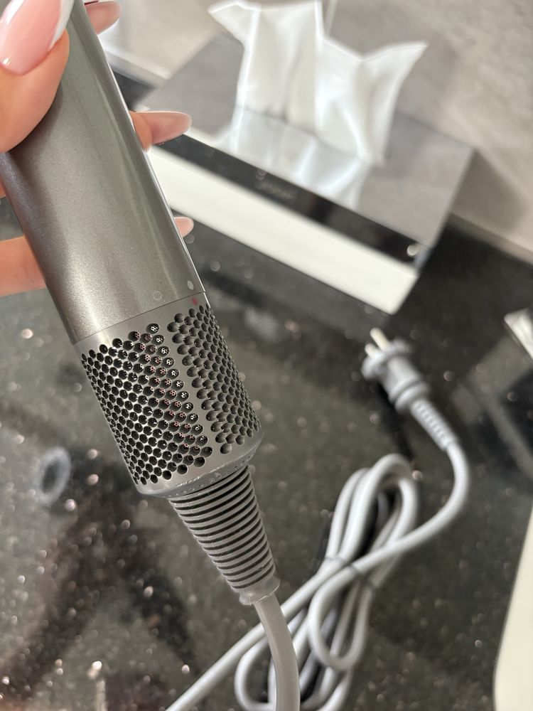 Dyson Supersonic suszarka do włosów, świetny stan
