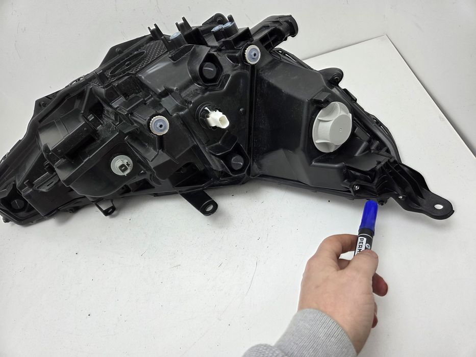 Фара ліва Lexus NX 2022-2025 USA