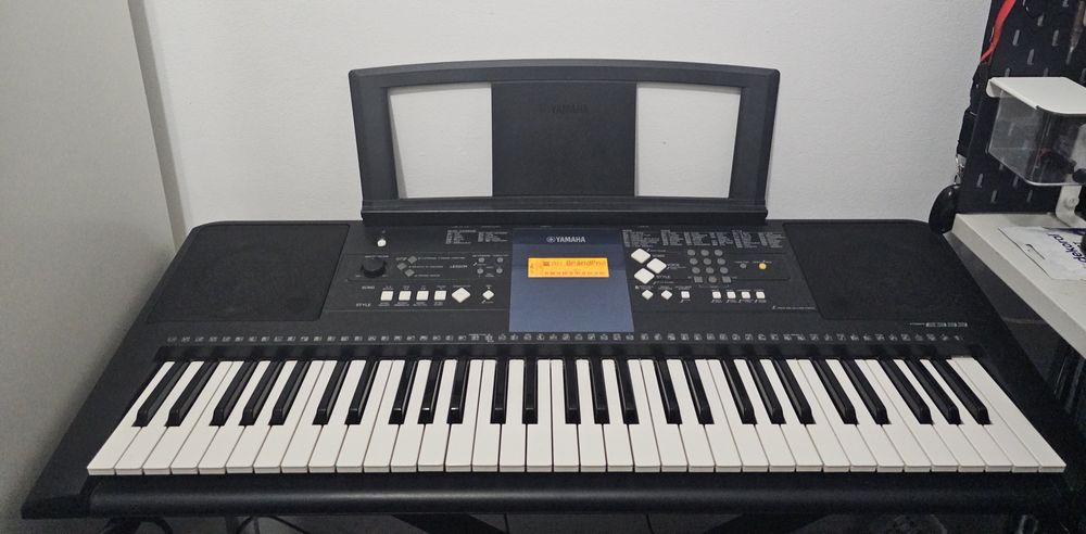Keyboard yamaha psr E333
