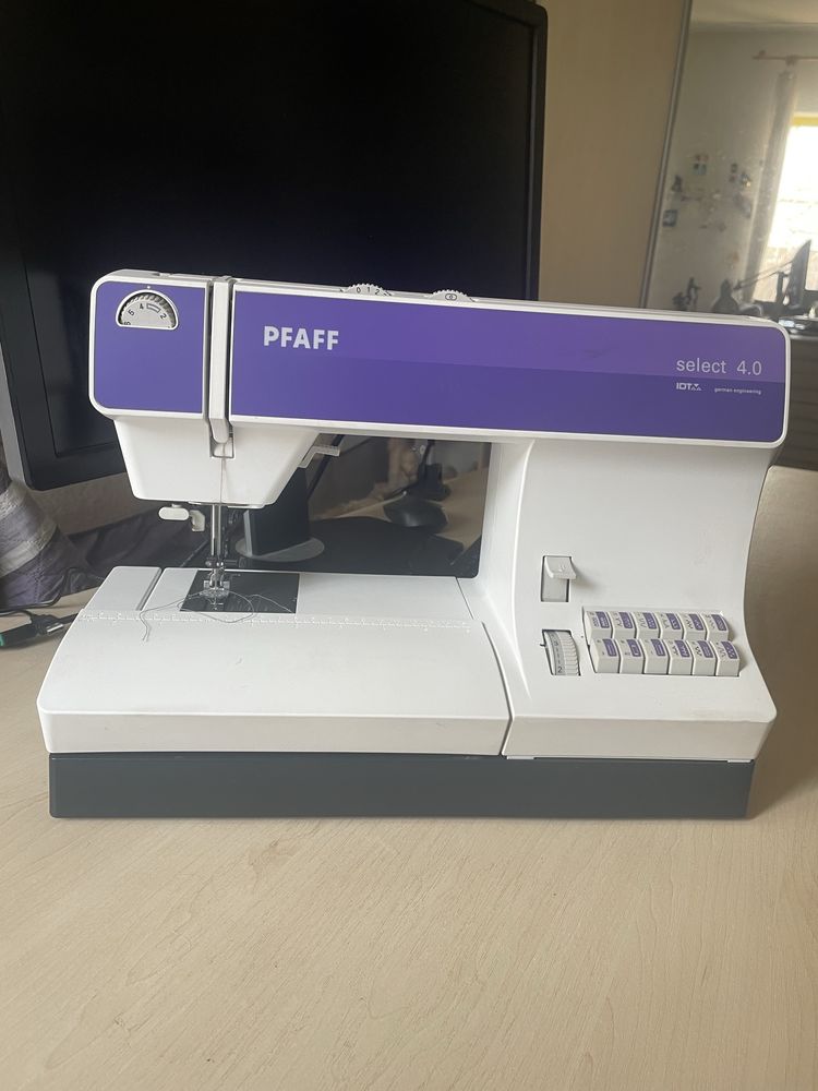 Pfaff select 4 швейна машина