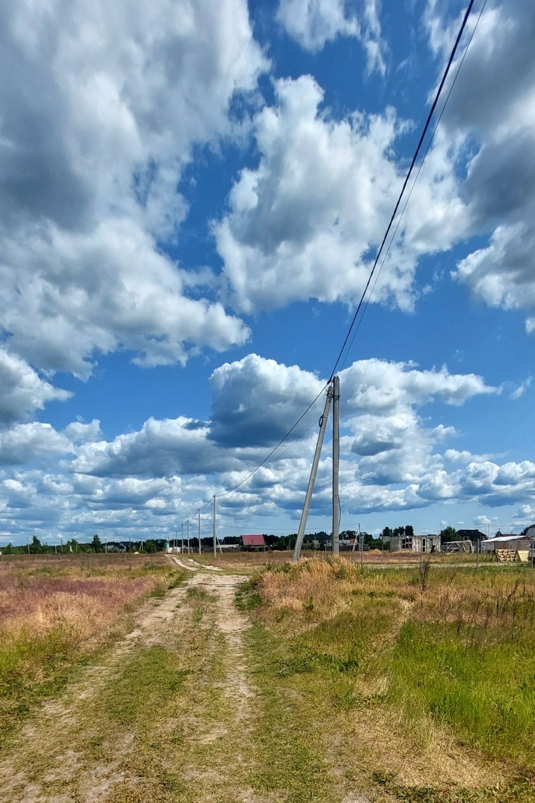 Дмитрівка- продам ділянку  під будівництво біля лісу !