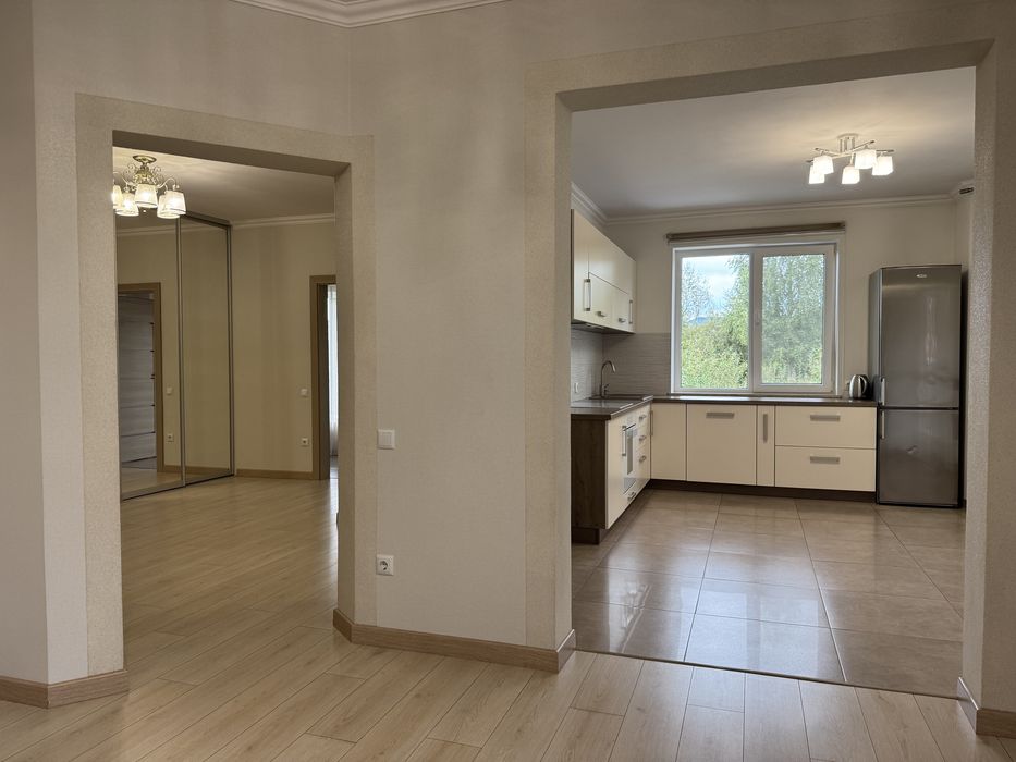 Сучасний будинок / Ковель/вул.Гонти