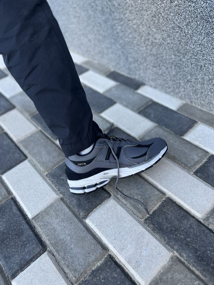 Чоловічі кросівки нб New Balance 2002r m2002rvg