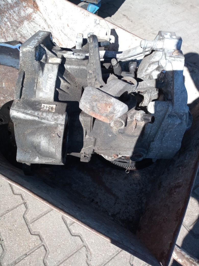 Skrzynia biegów manualna 6 biegów passat B6 1 8 BZB
