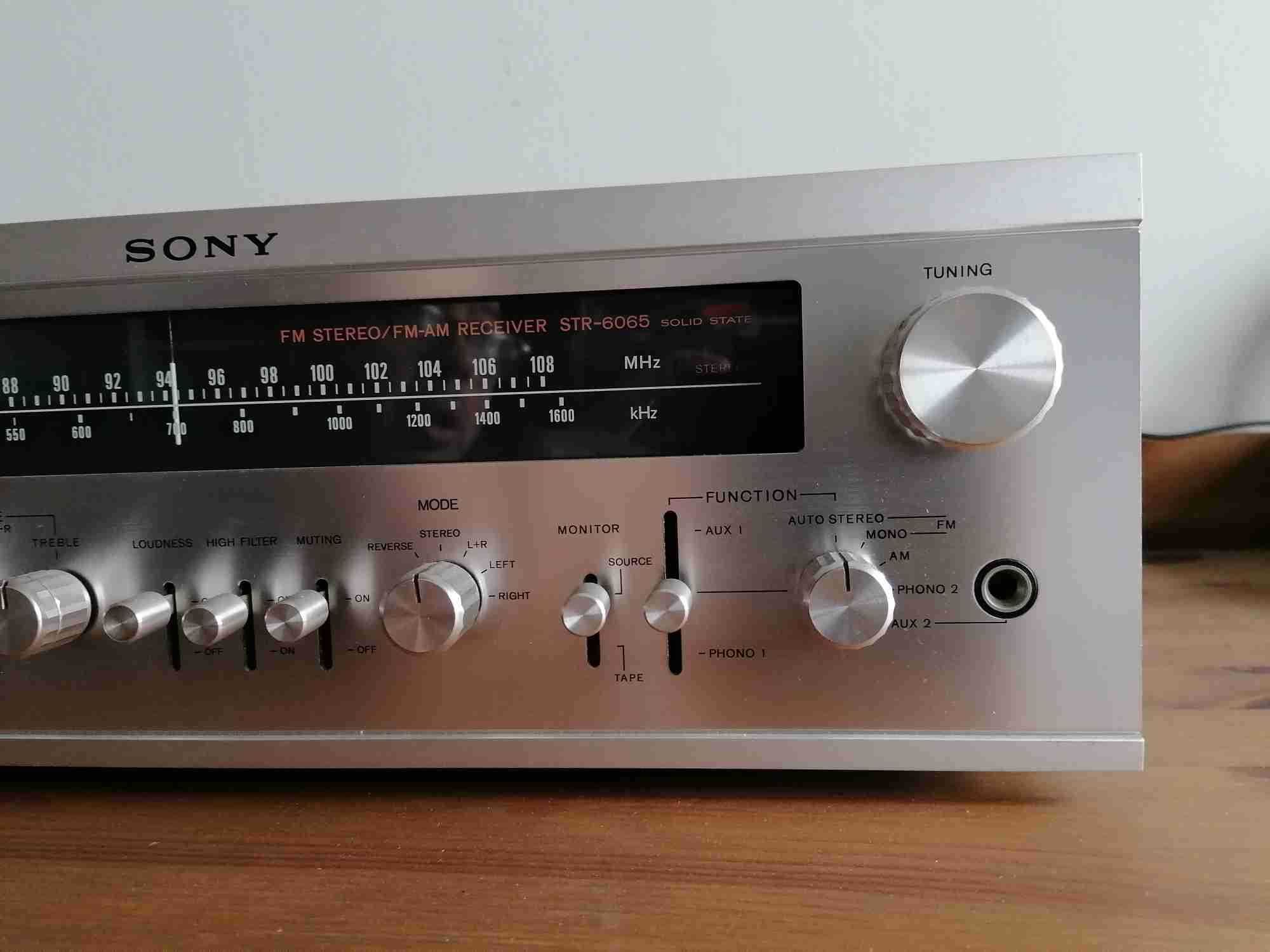 Amplificador sintonizador Sony - um clássico de qualidade