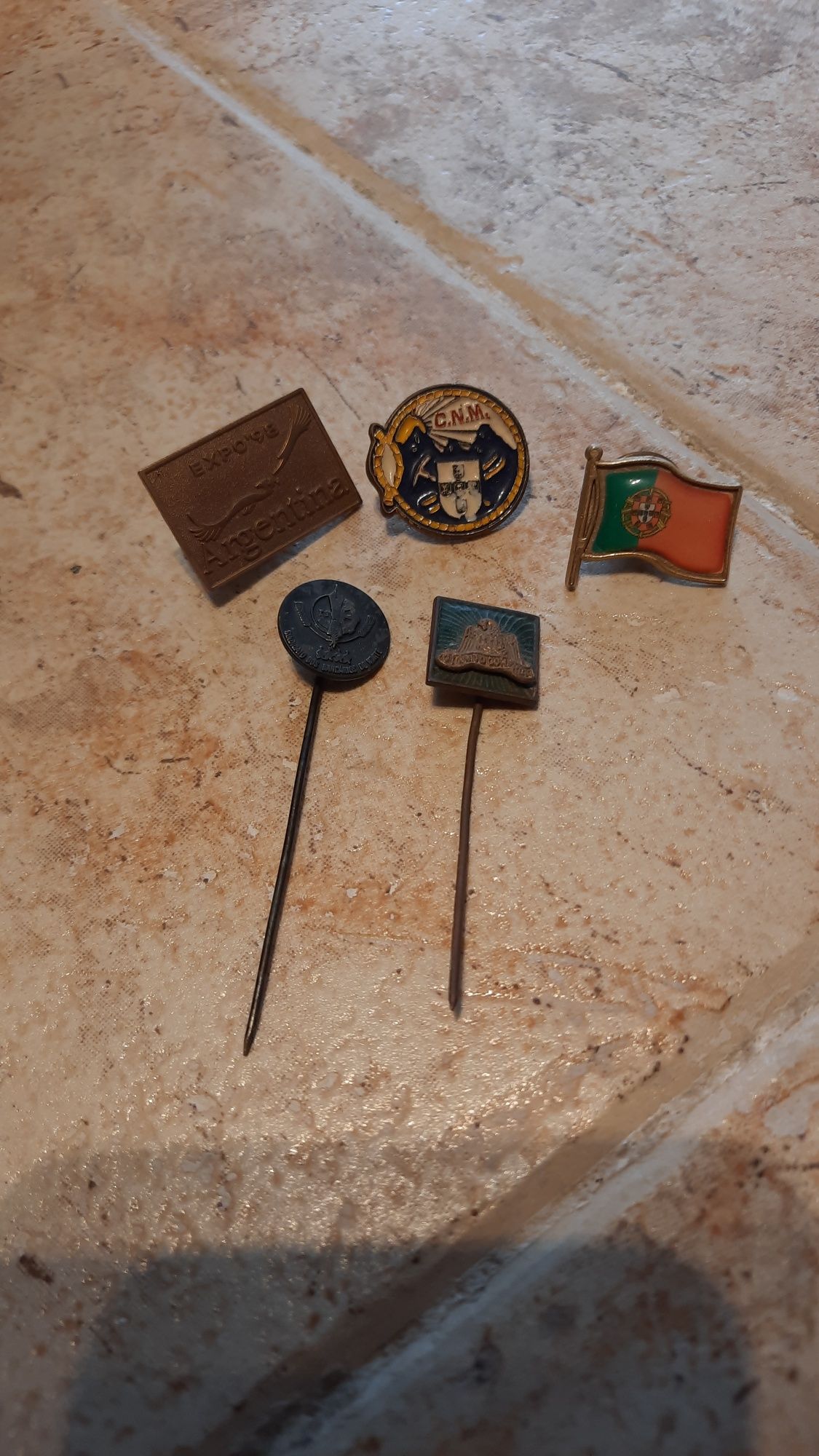 Lote de 5 pins antigos de coleção