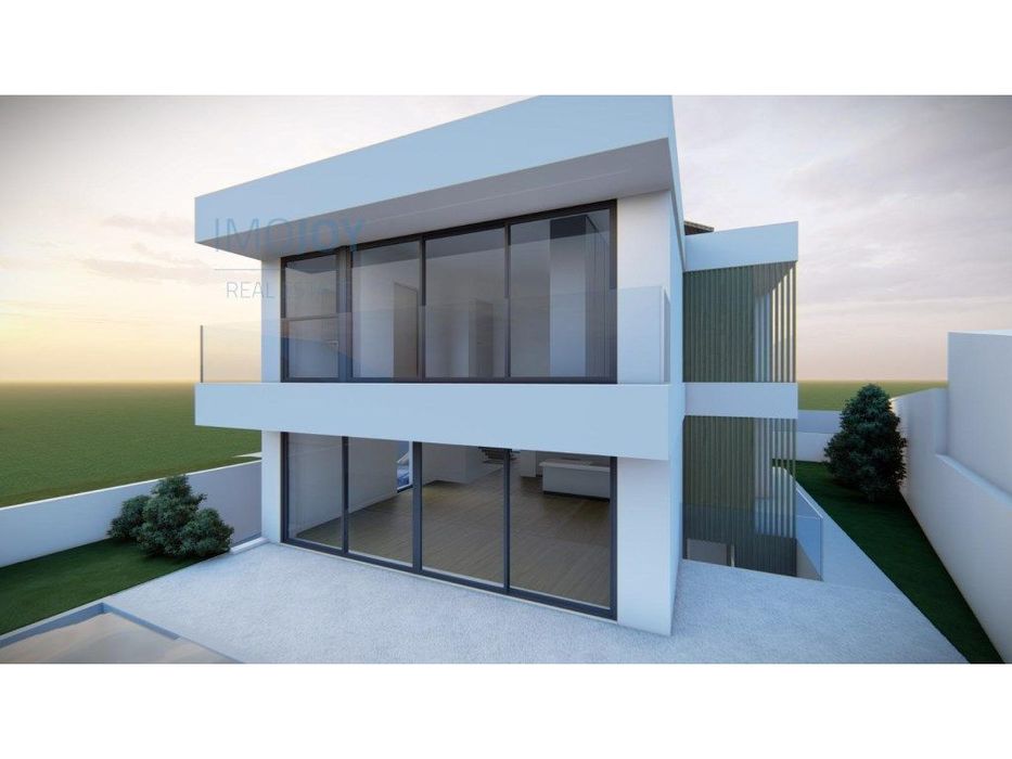 Moradia T4 Isolada com Piscina e Garagem em Murches