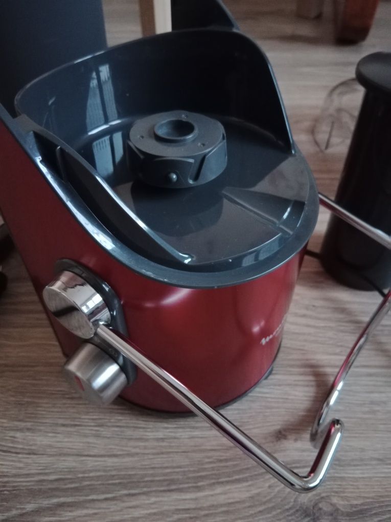 Sokowirówka Moulinex JU 650 XXL, 1000 W,wyciskarka,warzywa,owoce,sok