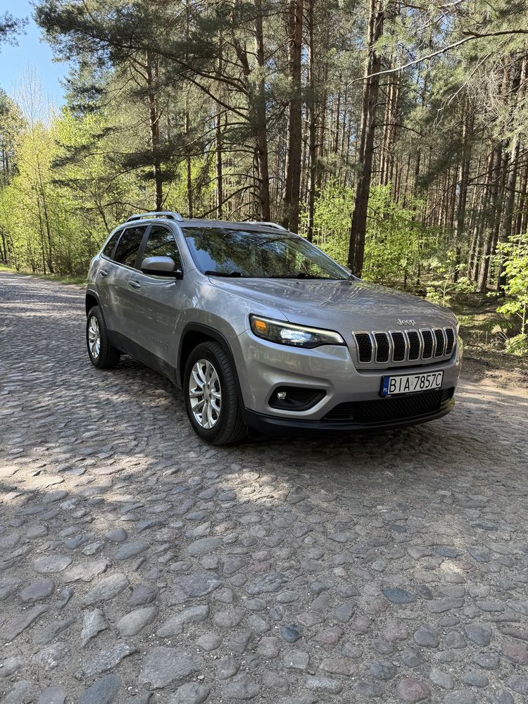 Wypożyczalnia Jeep Cherokee automat