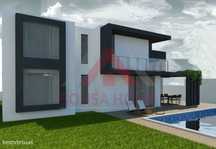 Moradia 4 Suites + Piscina
