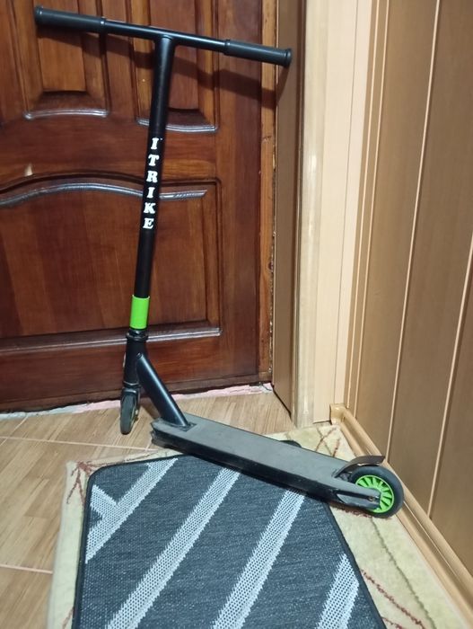 Самокат бу в нормальному стані.