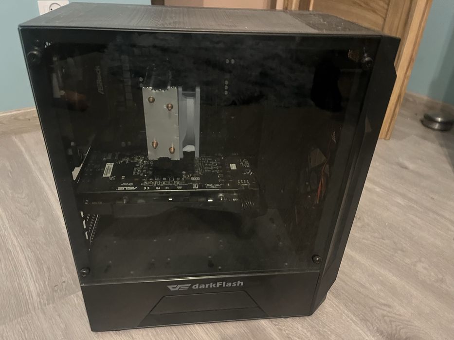 Kompiter stacjonarny