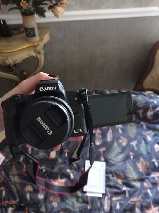 Canon EOS M50 Mark II + obiektyw 15–45mm + karta pamięci