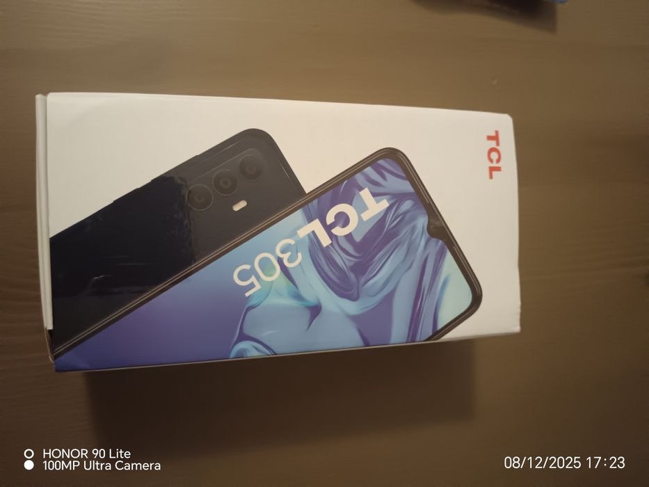 Telemóvel TCL 305 avariado