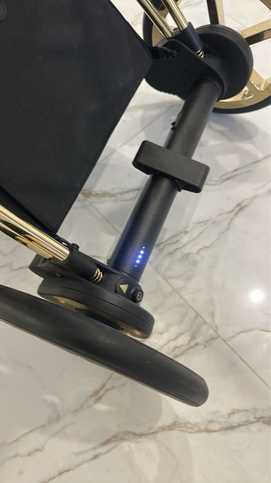 Коляска Cybex Priam Jeremy Scott Wings 4.0 +база для автокрісла