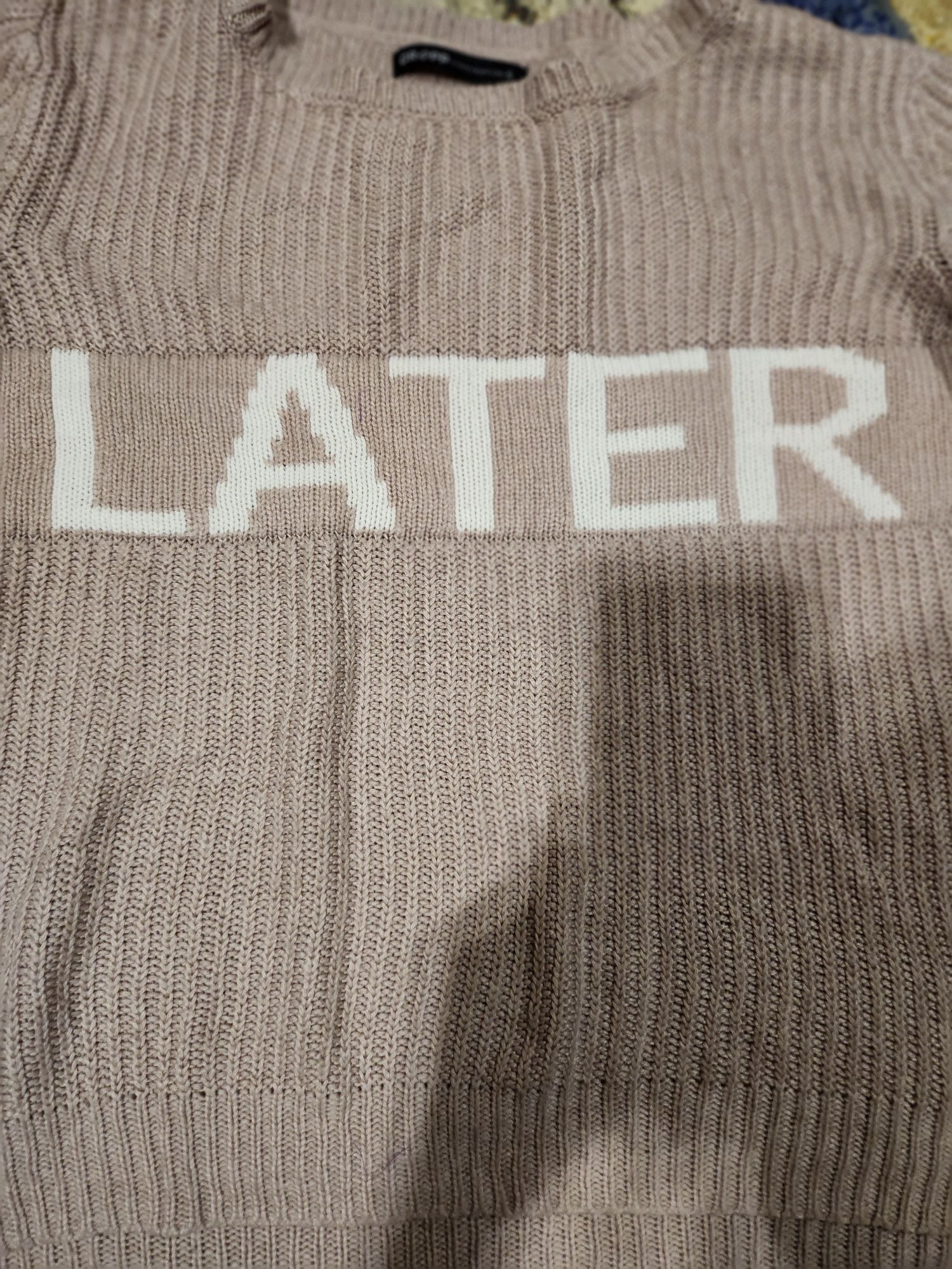 Sweter napis Later Cropp  S brudny róż asymetryczny