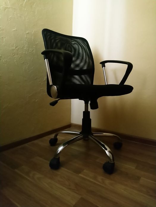 Комп'ютерне крісло