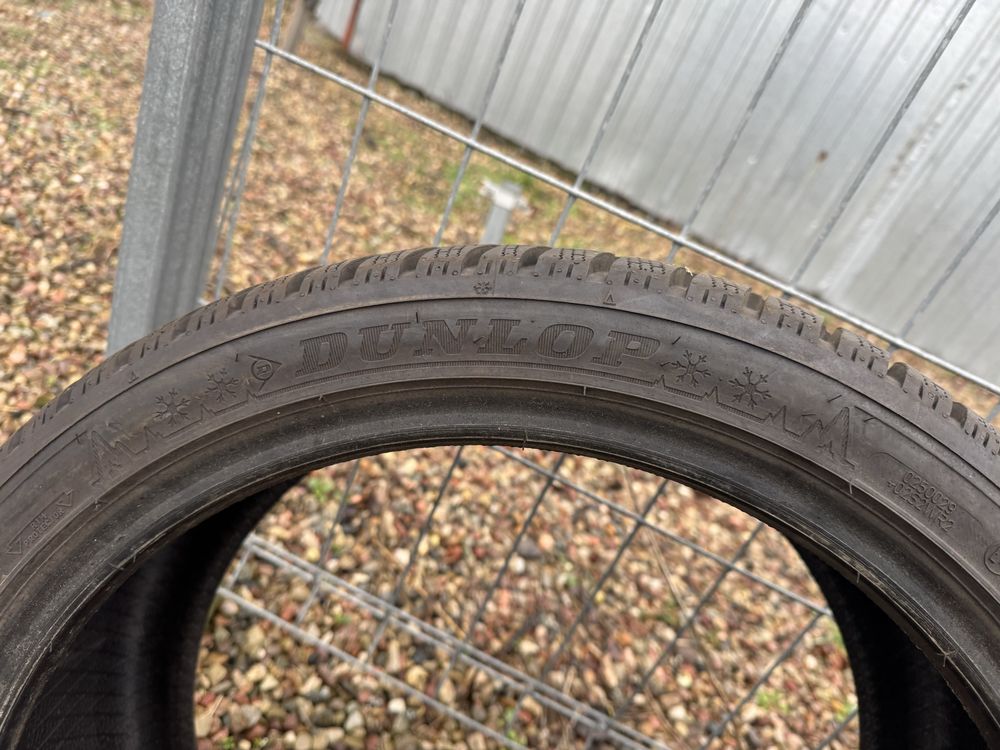 Opny zimowe 225/40 R18 firmy Dunlop