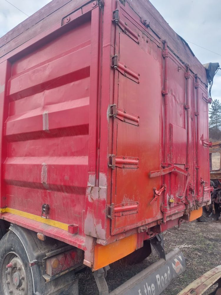 Прицем Bodex Kis 3WS